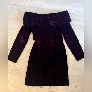 Vintage Rampage Off-Shoulder Velvet Dress in Plum